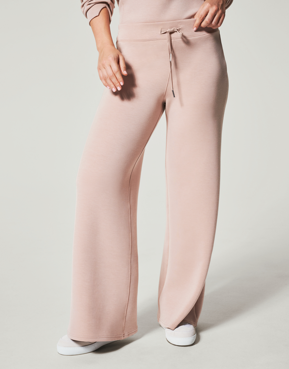 AIR ESSENTIALS WIDE LEG PANT