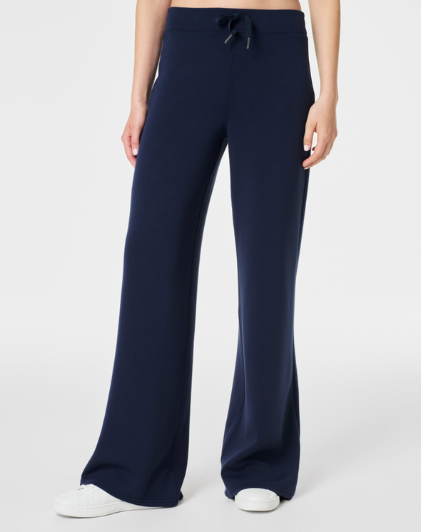 AIR ESSENTIALS WIDE LEG PANT