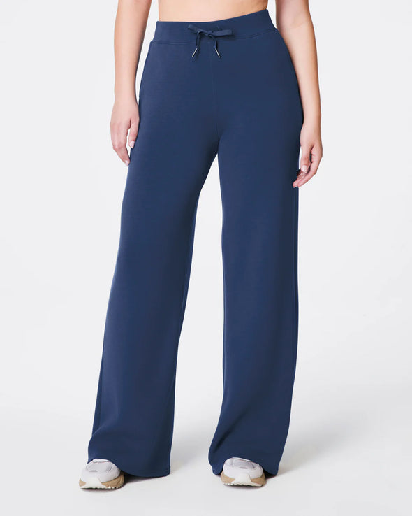 AIR ESSENTIALS WIDE LEG PANT