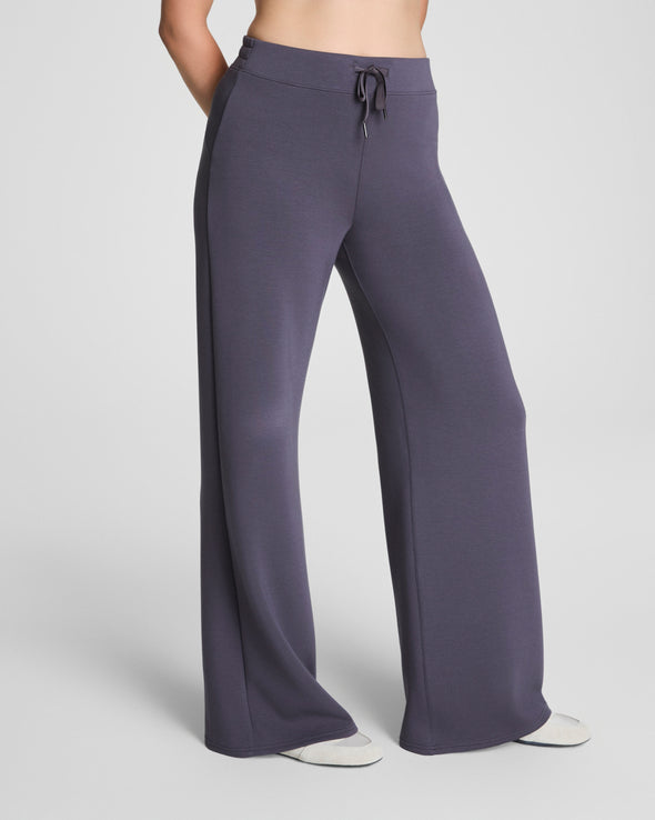 AIR ESSENTIALS WIDE LEG PANT