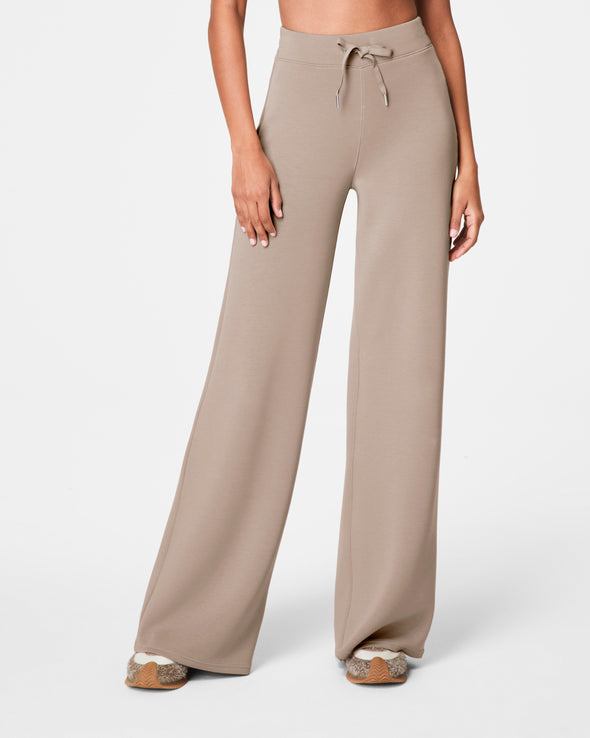 AIR ESSENTIALS WIDE LEG PANT
